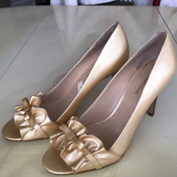 Gold Heels - Picture 2 of 6